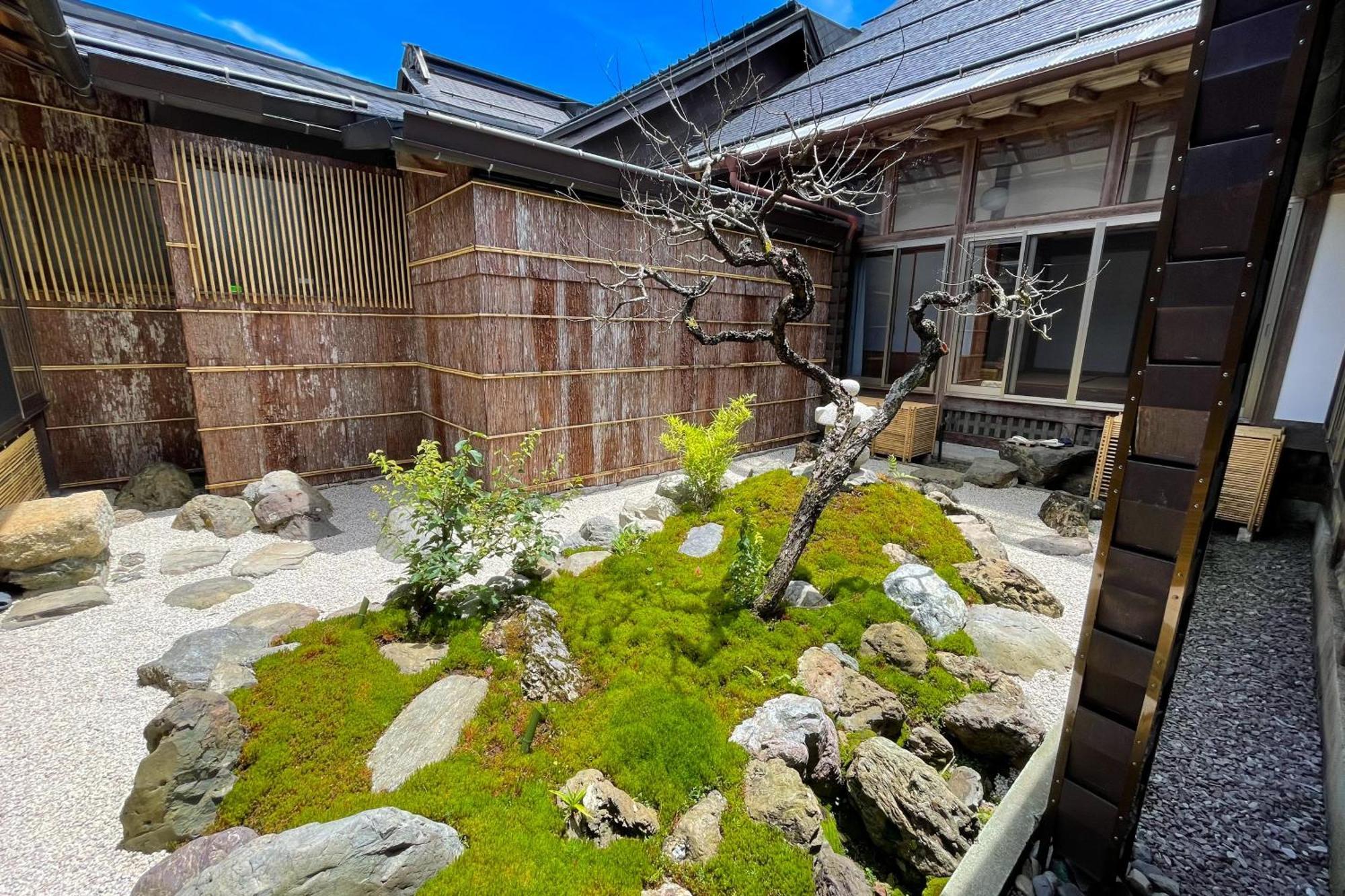 Отель Koyasan Shukubo Yochiin Экстерьер фото